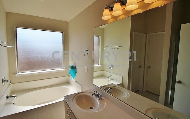 Building Photo - Adorable 3/2/2 in Mansfield ISD For Rent!