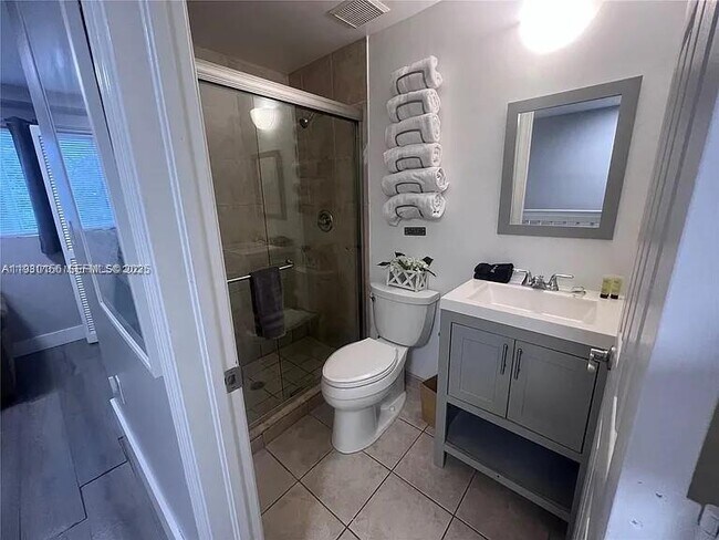 Building Photo - 821 SW 2nd St