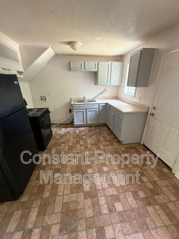 Building Photo - 931 Magnolia Dr