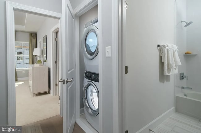 Building Photo - Gorgeous Open Concept 3 Bed 3.5 Bath Rental in Hanover