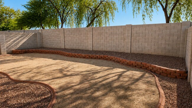 Building Photo - Gorgeous 3 bed, 2 bath home located near 87th Ave and Cactus