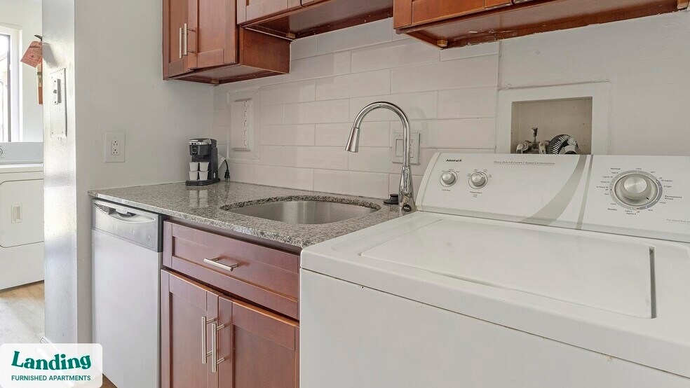 Building Photo - 6220 Springhill Dr