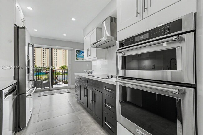 Building Photo - 1201 S Ocean Dr