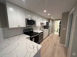 Building Photo - On Winthrop Beach - In unit Free Laundry -...