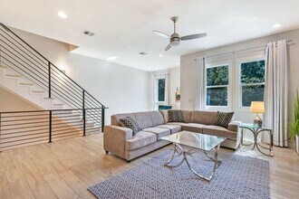 Building Photo - 3709 Bienville St