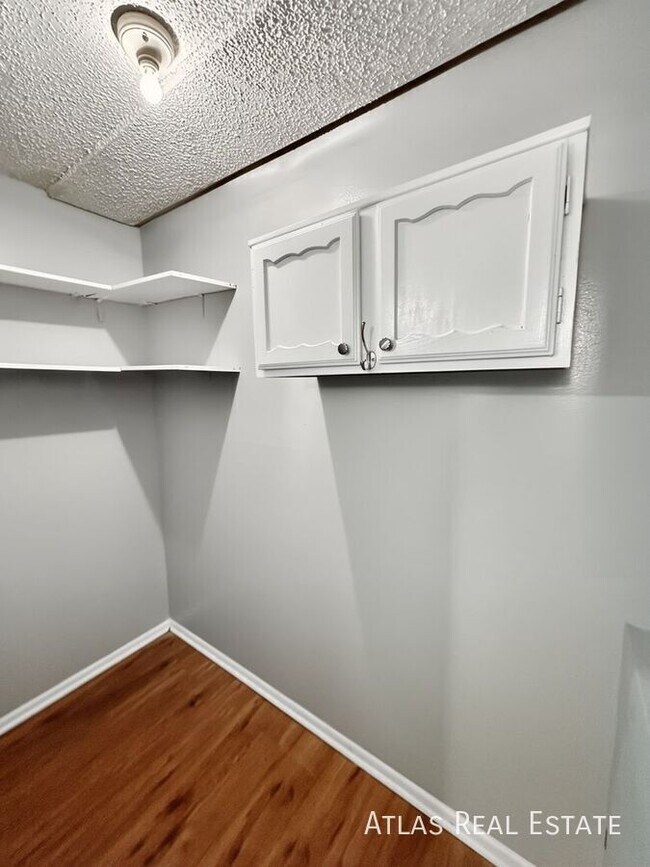 Building Photo - 2116 Friendship Pl