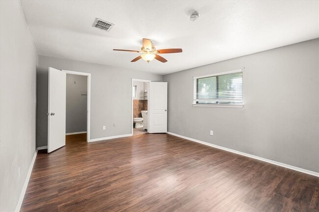 Building Photo - 25706 Glen Loch Dr