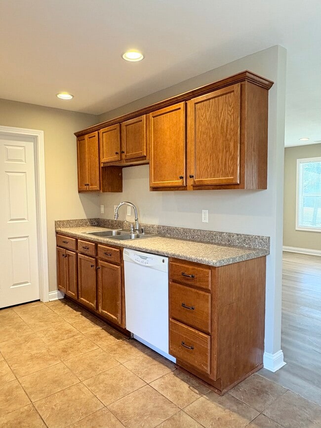 Building Photo - 3318 Richpond Rockfield Rd