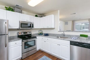 Building Photo - The Colony at Chews Landing