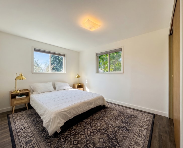 Building Photo - 17253 33rd Ave S