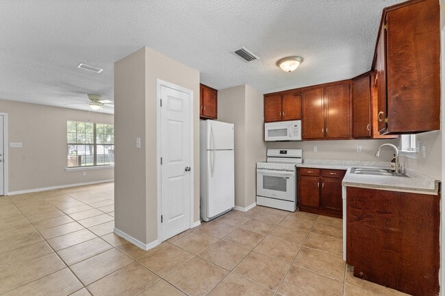 Building Photo - 20952 Liberty Ln