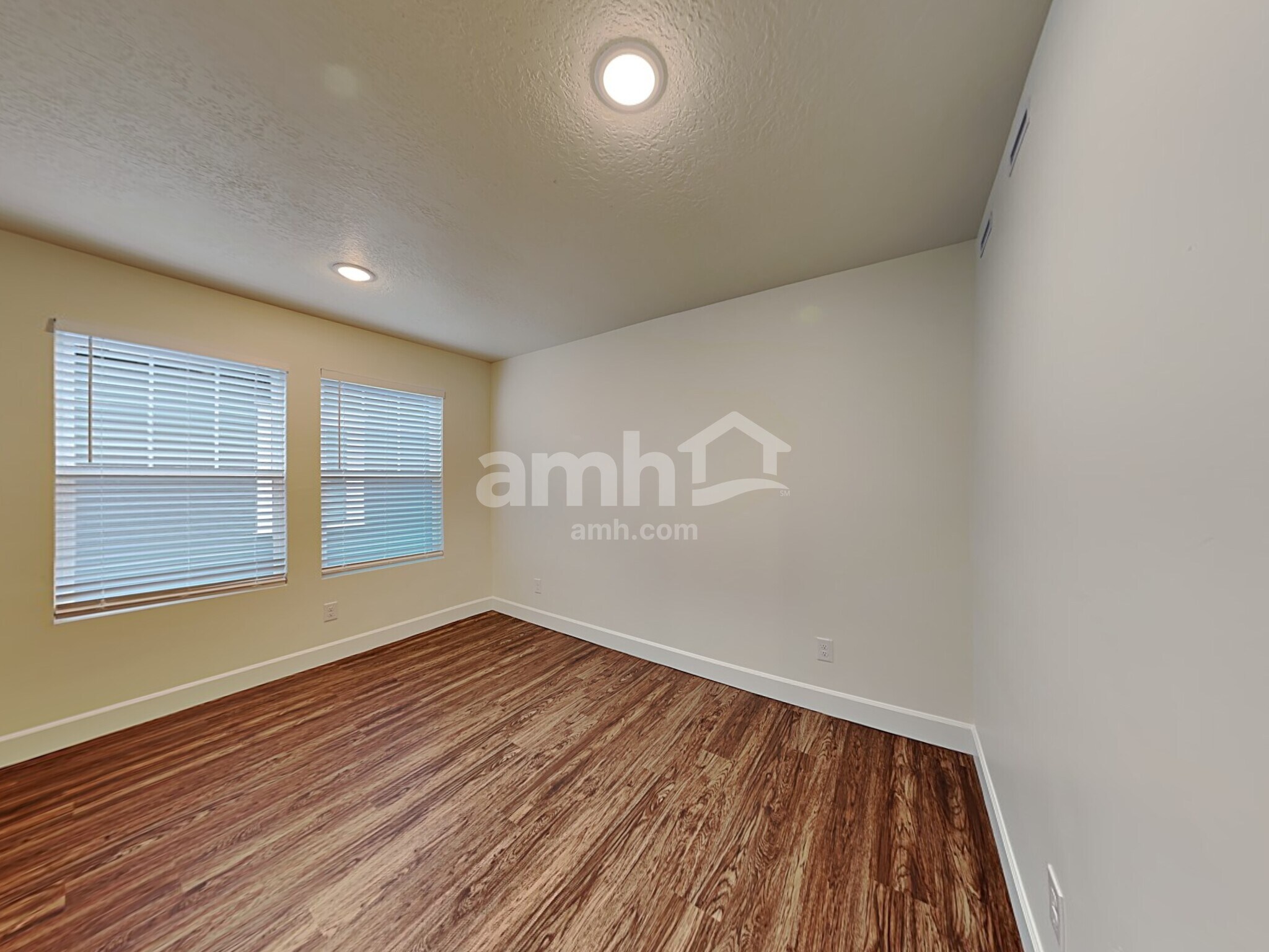 Building Photo - 11031 Kitty Hawk Rd