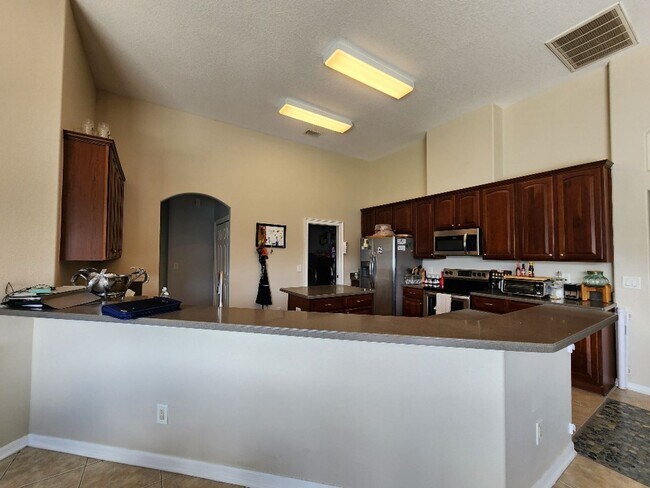 Building Photo - Beautiful 4 Bedroom 4 Bath Home In Ruskin