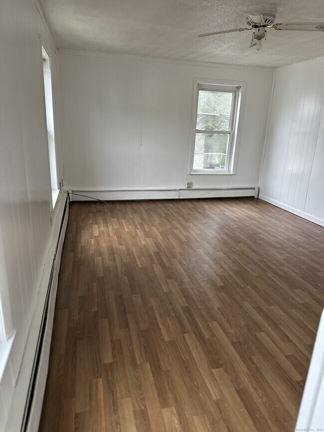 Building Photo - 4 Martin St