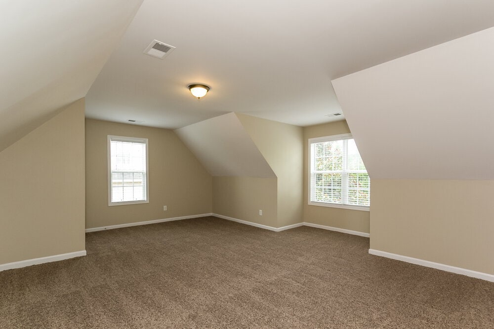 Building Photo - 83 Oak Park Square