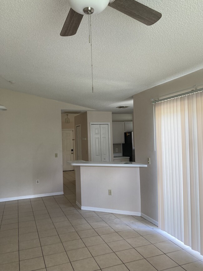 Building Photo - 867 Lake Jackson Cir