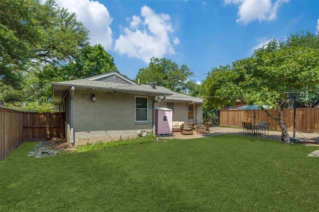 Building Photo - 9222 Livenshire Dr