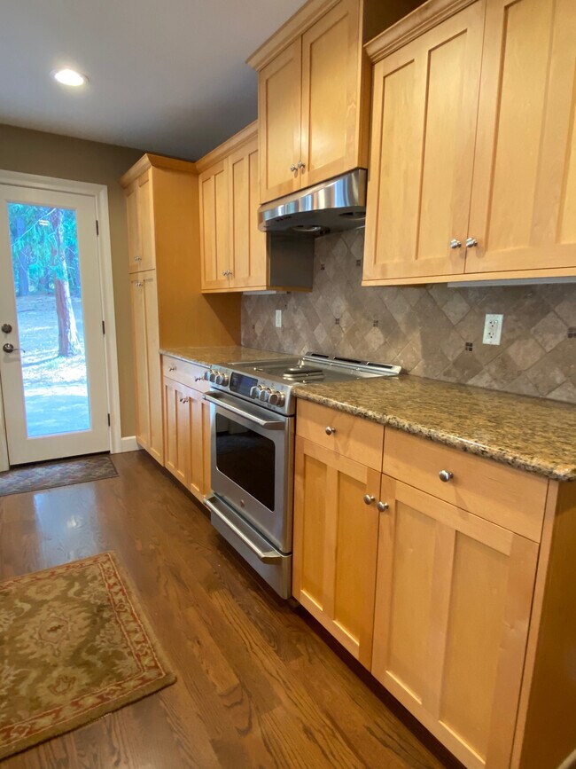 Building Photo - 12609 Oak Cir