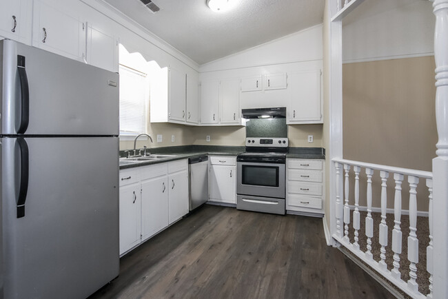 Building Photo - 301 Bluebell Ave