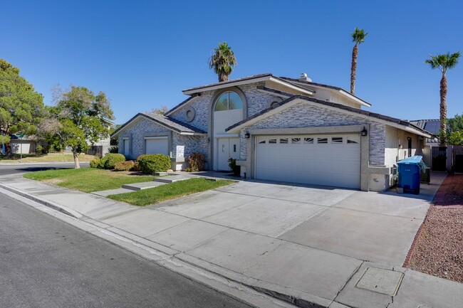 Building Photo - Beautiful 3 Bedroom Home!