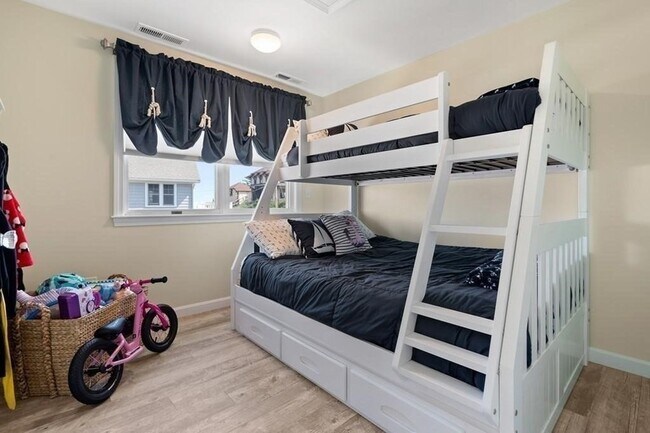 Building Photo - 30 Annapolis Way