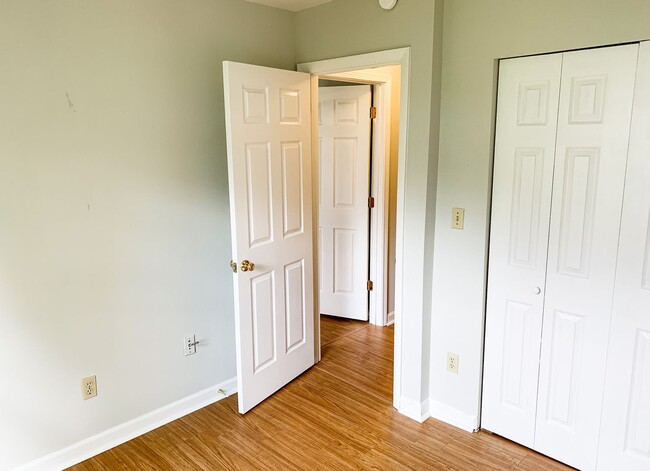 Building Photo - 181 Clover Valley Cir
