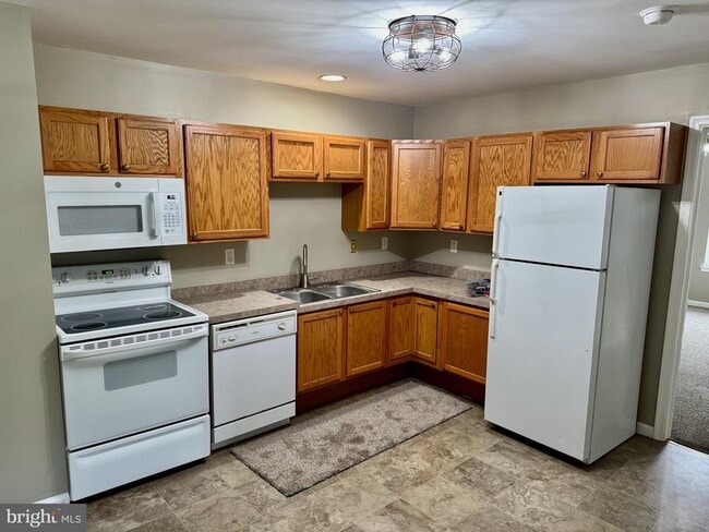 Building Photo - 531 W Penn Ave