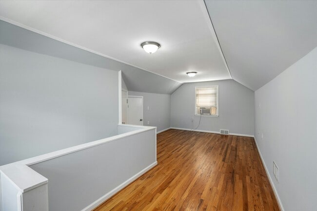 Building Photo - 2011 E Hudson Ave