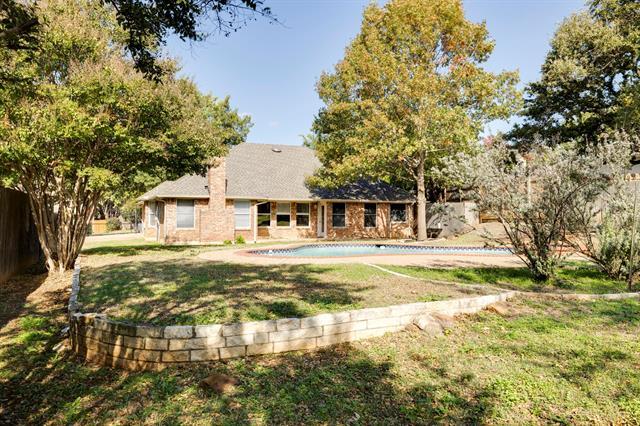 Building Photo - 1325 Lakeside Dr