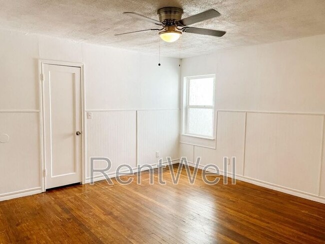 Building Photo - 2426 31st St