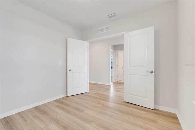 Building Photo - 7357 Ivy Tendril Ave