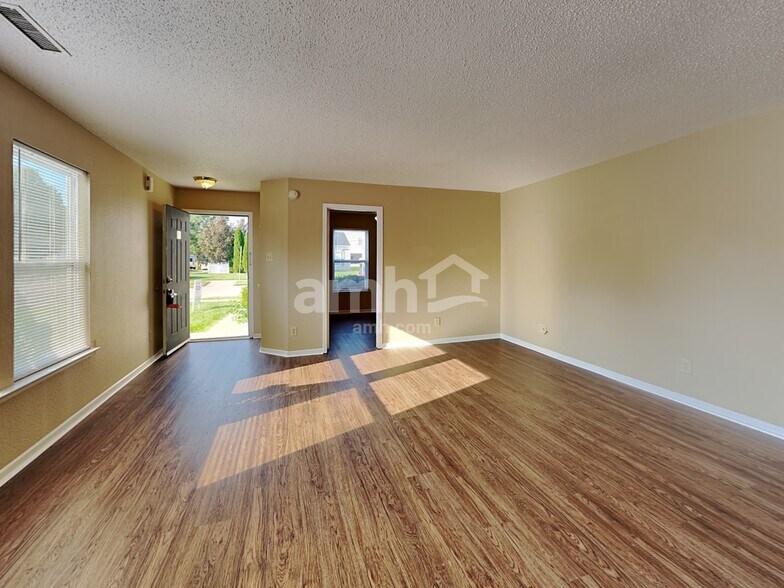 Building Photo - 12627 Justice Xing