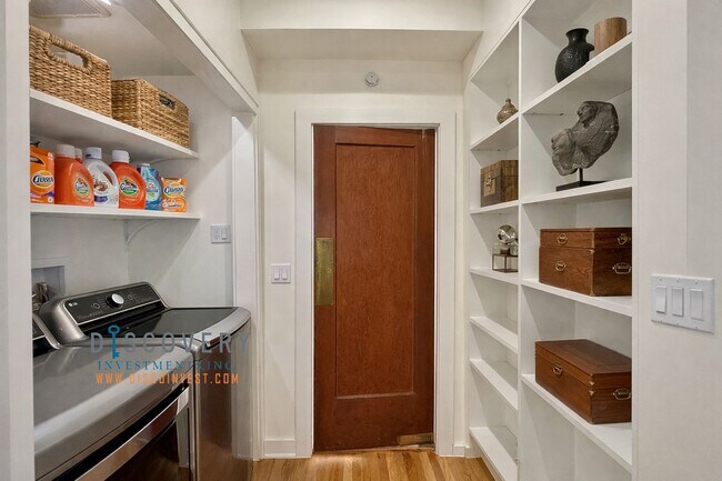 Building Photo - Panoramic Hill Estate with Sweeping Views