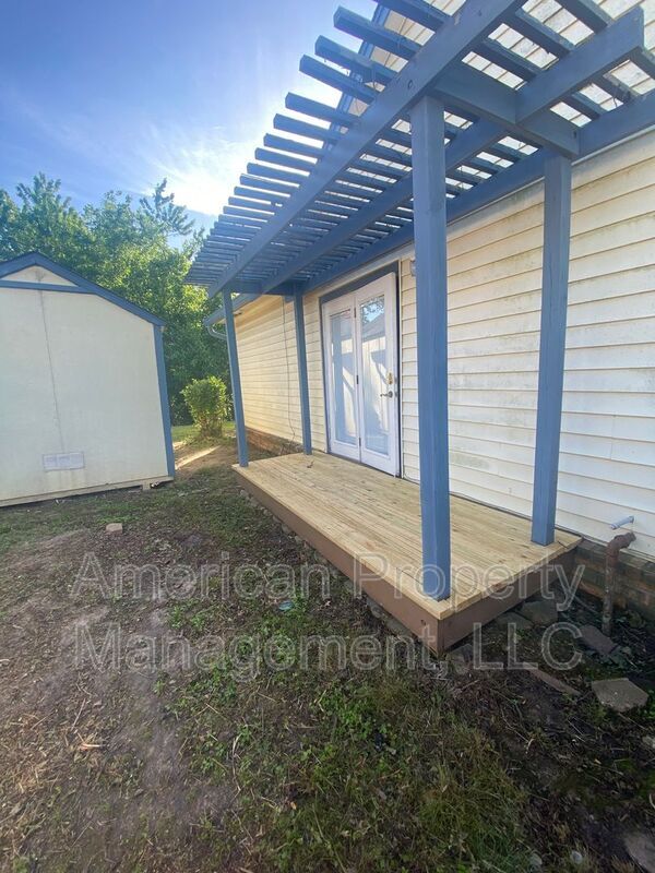 Building Photo - 4729 S Ironwood Ave