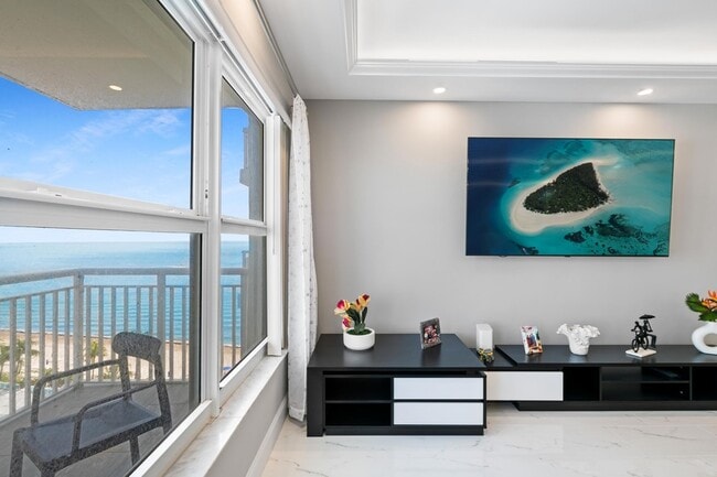 Building Photo - 3850 Galt Ocean Dr