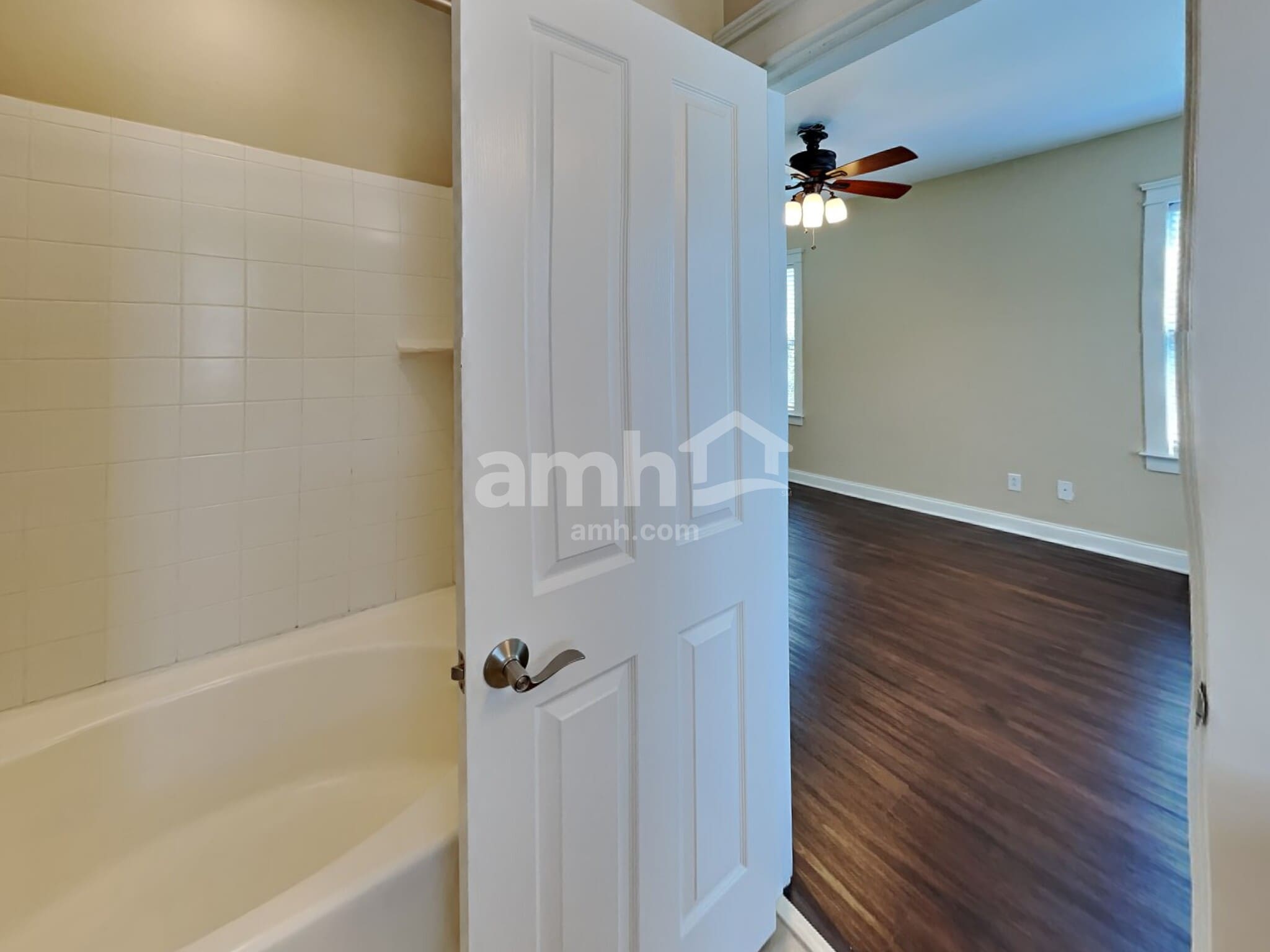 Building Photo - 155 Water Oak Dr
