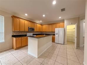 Building Photo - 12947 Runswick Ave