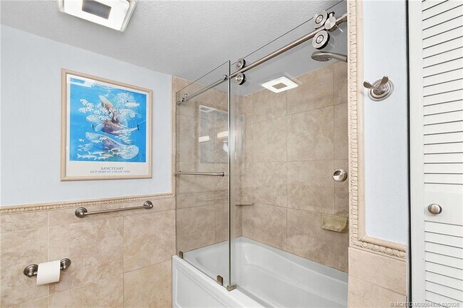 Building Photo - 3129 SE Indian St