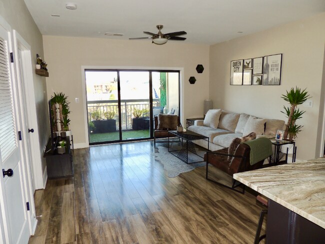 Building Photo - 630 Calvert St