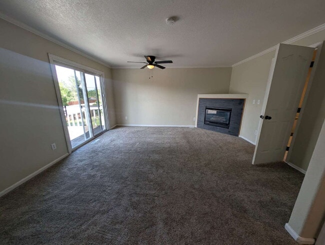 Building Photo - 1175 E Dry Creek Pl