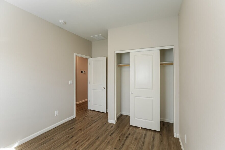 Building Photo - 1829 W Minton St