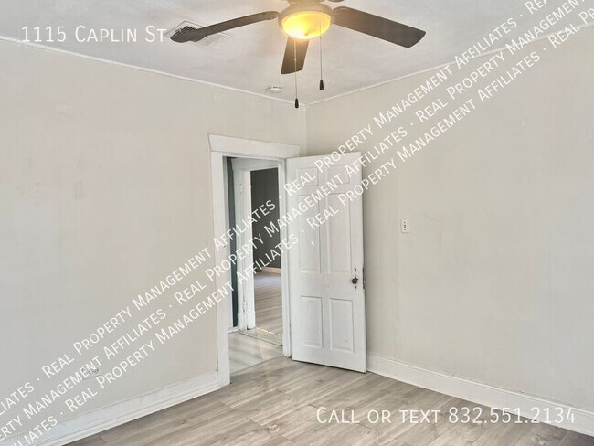 Building Photo - 1115 Caplin St