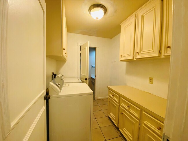 Building Photo - 14216 Horseshoe Bend