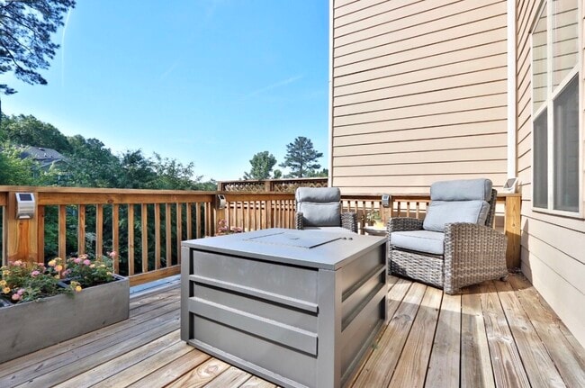 Building Photo - 4379 Strand Dr