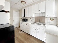 Building Photo - 812 3rd Ave