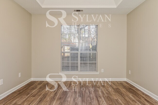 Building Photo - Prepare to be impressed by this 3 bedroom, 2 bathroom home