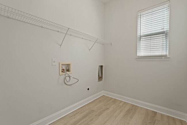 Building Photo - Come Home Smiling to This Beautiful 3-Bed, 3-Bath in Port Wentworth!