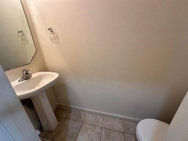 Building Photo - 918 Craters of the Moon Blvd