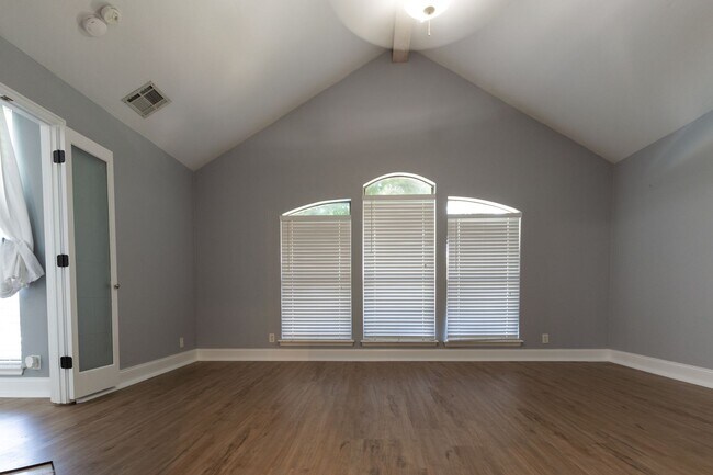 Building Photo - 17300 Zinc Dr