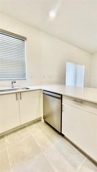 Building Photo - 13241 SW 286th Ter